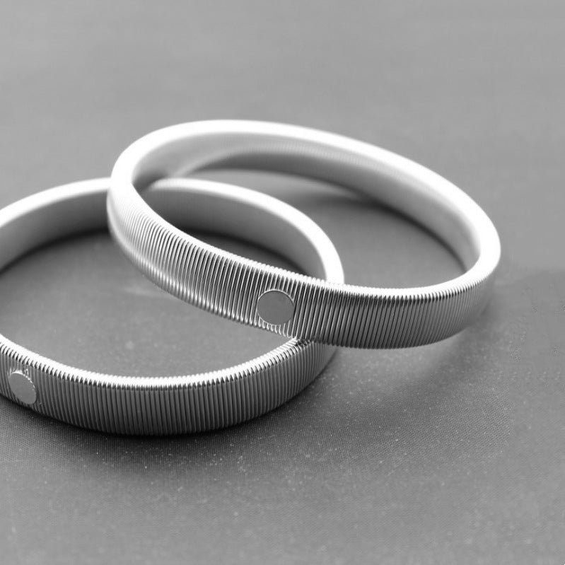 Pulsera de resorte de metal, la pulsera se puede estirar y elástica.