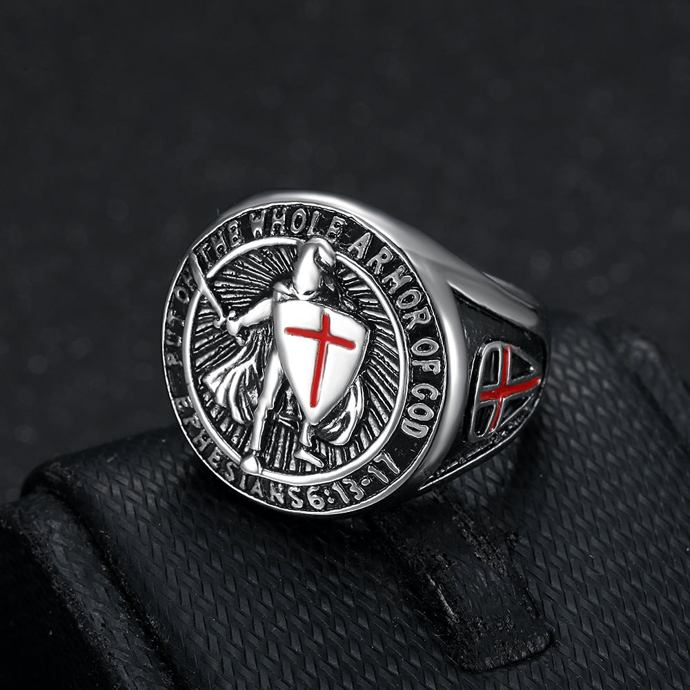 Anillo de acero de titanio chapado en oro para hombre con escudo de la Cruz Roja Templaria 