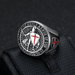 Anillo de acero de titanio chapado en oro para hombre con escudo de la Cruz Roja Templaria 