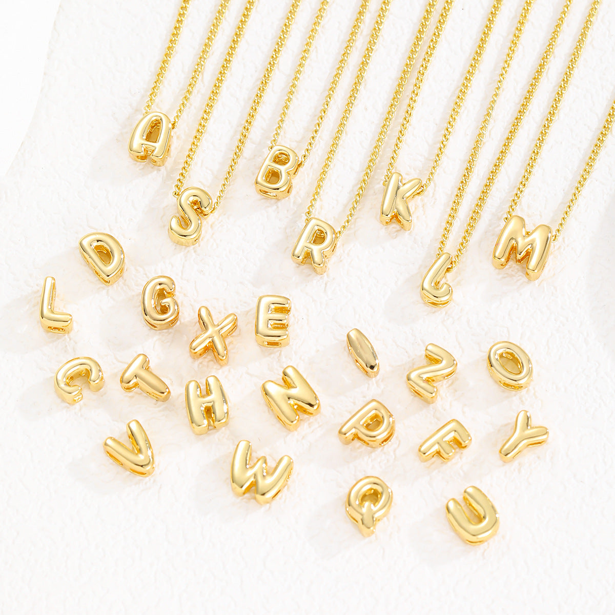 Collar con nombre y colgante de clavícula bañado en oro de 18 quilates con letra de burbuja brillante 