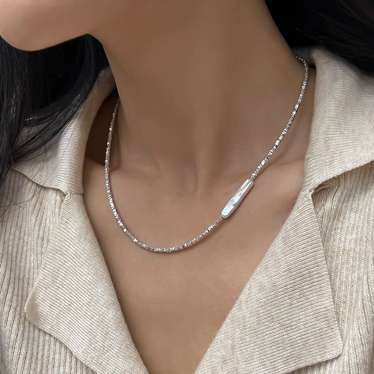 Collar de perlas barrocas naturales en barra de plata 