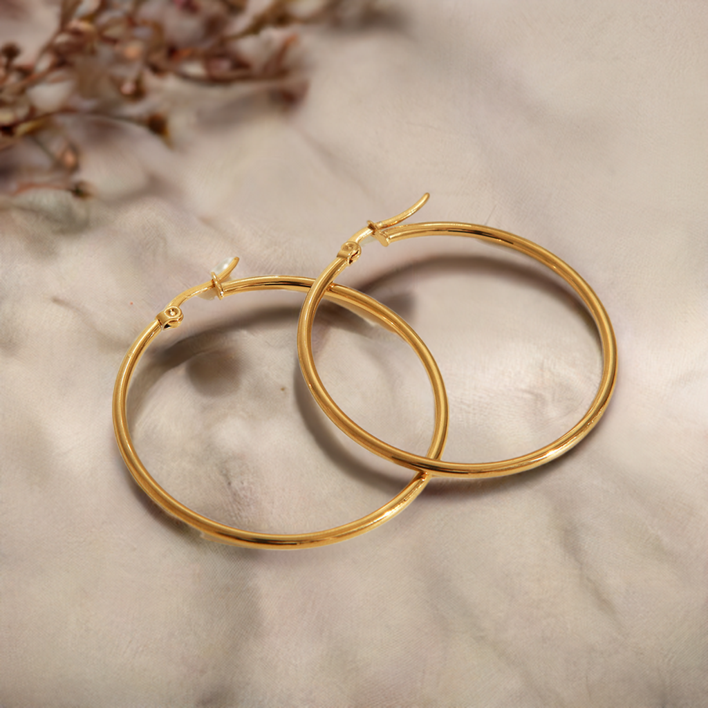 1 par de aretes básicos, exagerados y lujosos de color sólido, de acero inoxidable 304 chapado en oro de 18 quilates.